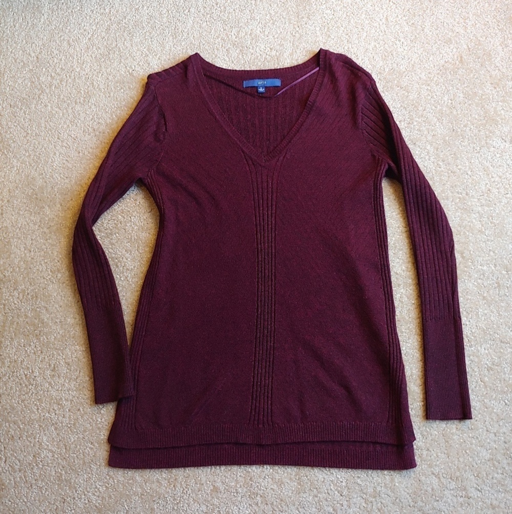 NWOT burgundy deep vneck sweater w/metallic detail